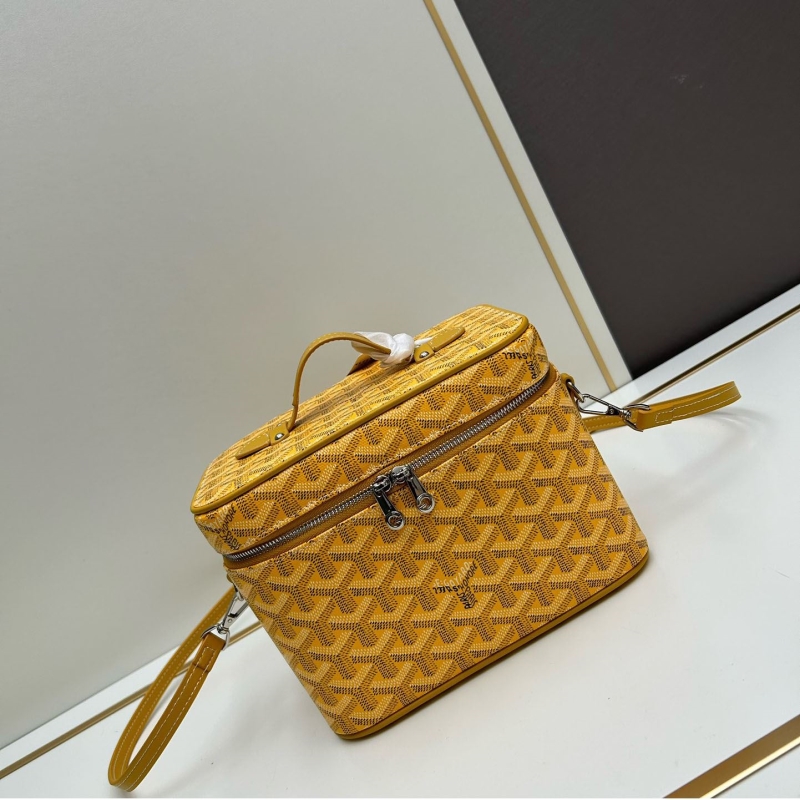 Go*ard cosmetic bags